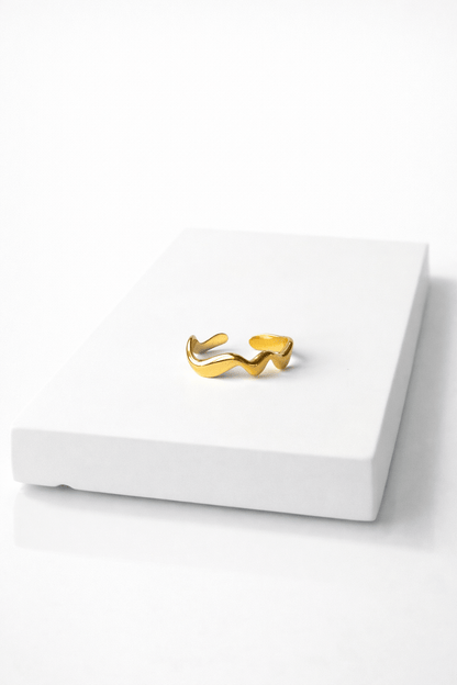 Luna Wave Ring